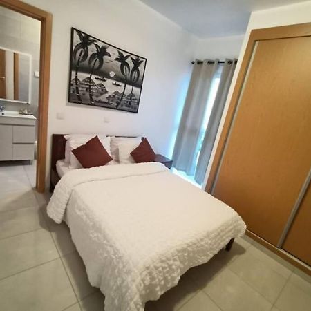 New, Modern, And Cozy 3 Bedroom Apartment. Санта-Марія Екстер'єр фото