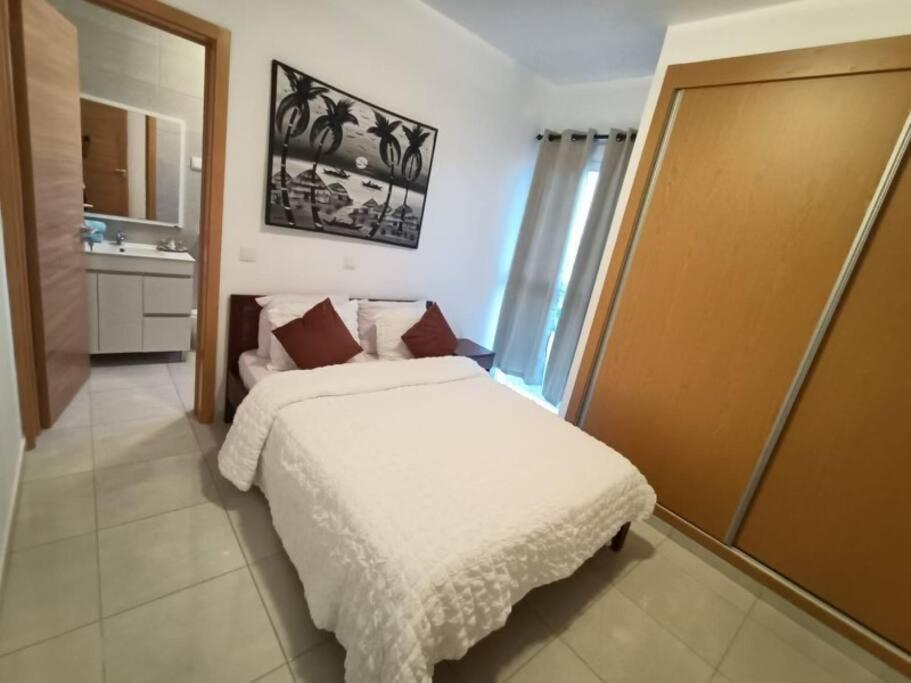 New, Modern, And Cozy 3 Bedroom Apartment. Санта-Марія Екстер'єр фото